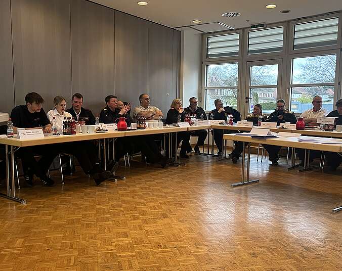 Gemeinsamer Austausch zur Feuerwehrjugendarbeit