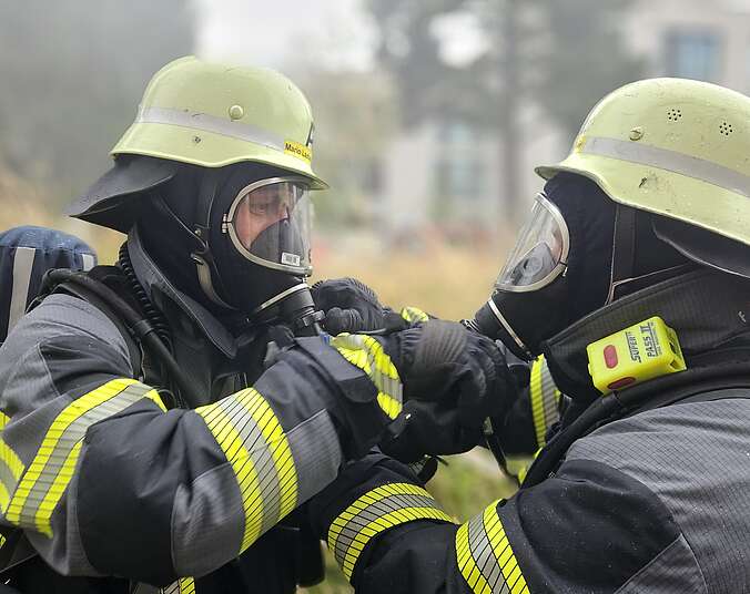 Atemanschluss wird angeschraubt