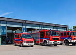 Feuerwehrhaus mit Feuerwehrautos