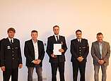 Abteilungskommandant Matthias Wieland, Ortsvorsteher Achim Baumeister, Manuel Waizenegger, Kommandant Felix Engesser, Amtsleiter Hans-Jörg Schraitle (v. l. n. r.)